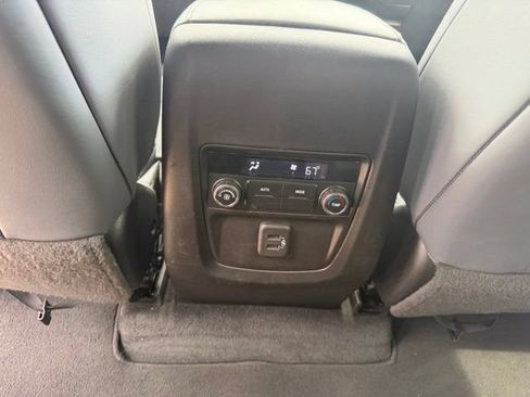 Used 2023 Buick Enclave Essence FWD image 15
