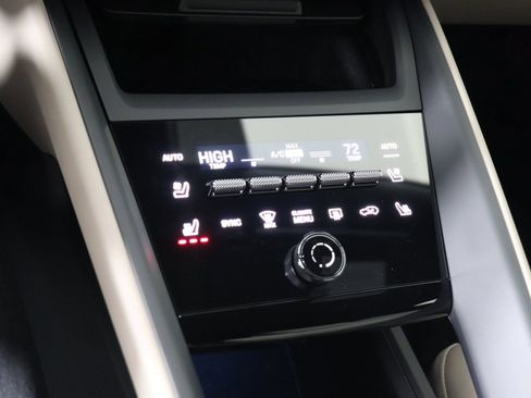 Used 2025 Porsche Macan 4S Electric image 22