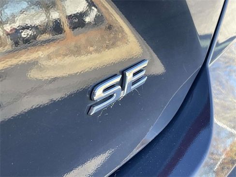 Used 2025 Toyota Camry SE image 12