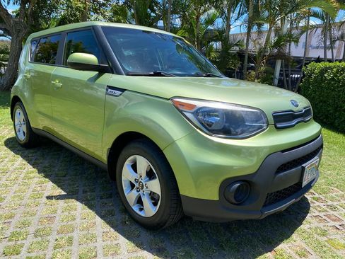 Used 2017 Kia Soul w/ Convenience Package FWD image 1