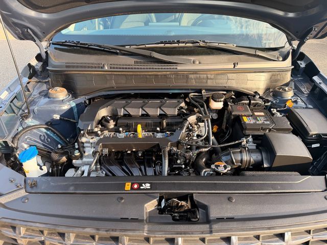 Used 2023 Hyundai Venue Limited FWD image 26