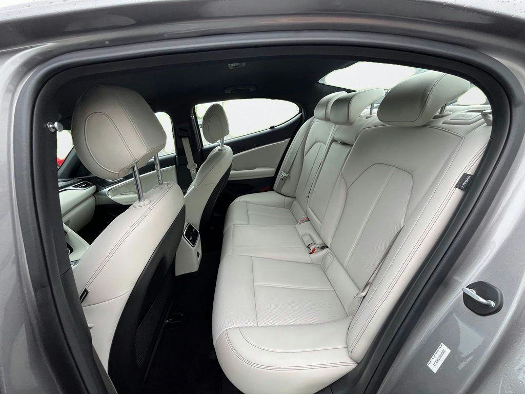 Used 2025 Genesis G70 2.5T AWD/4WD image 23