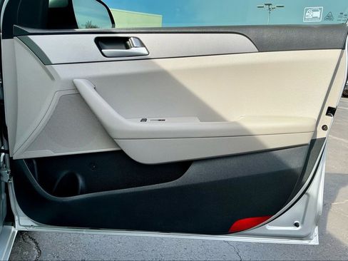 Used 2015 Hyundai Sonata SE image 23