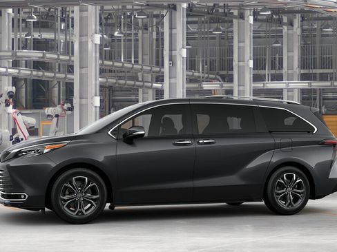 New 2025 Toyota Sienna Platinum image 3
