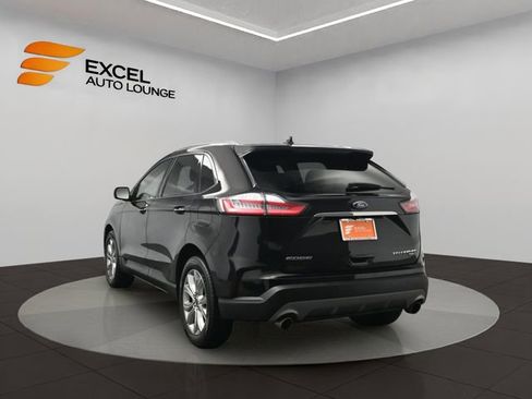 Used 2019 Ford Edge Titanium image 3