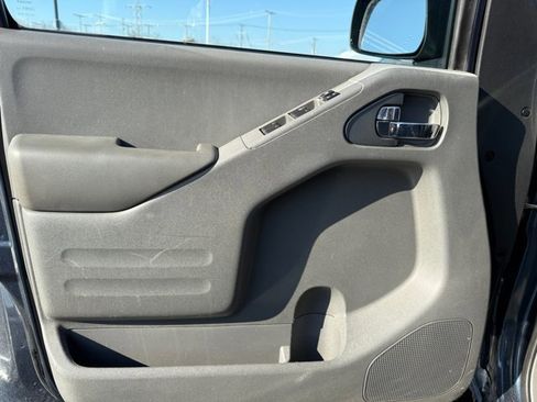 Used 2019 Nissan Frontier SV image 22