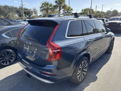 Used 2022 Volvo XC90 T6 Momentum image 2