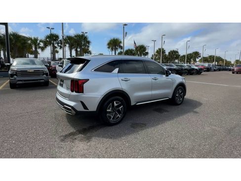 Used 2022 Kia Sorento EX image 2