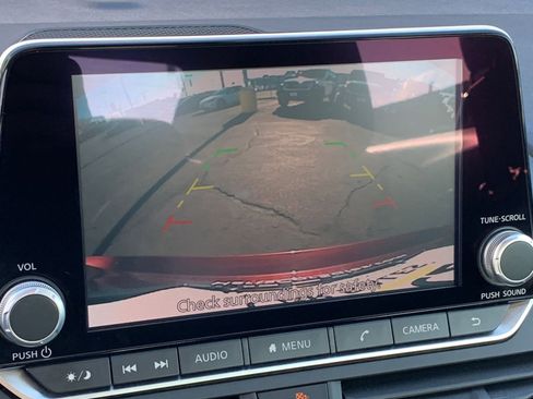 Used 2025 Nissan Altima 2.5 SV image 24