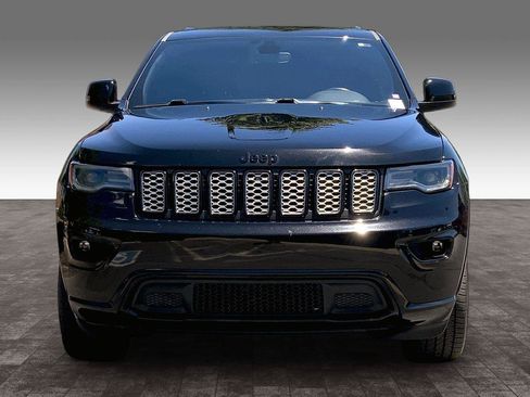 Certified 2022 Jeep Grand Cherokee Laredo X AWD/4WD image 2