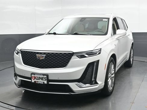 Used 2021 Cadillac XT6 Premium Luxury FWD image 6