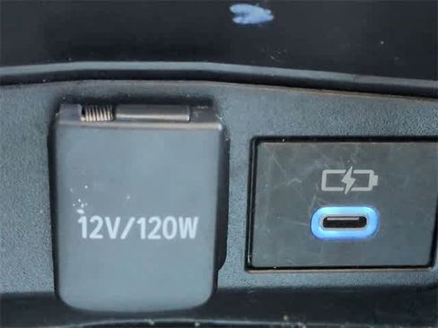 Used 2022 Toyota Corolla LE image 31