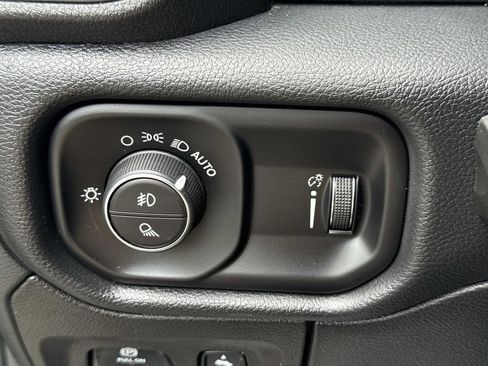 Used 2022 RAM 1500 Big Horn RWD image 42