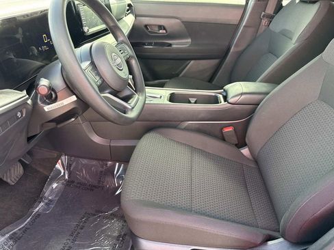 Used 2025 Nissan Kicks S image 18