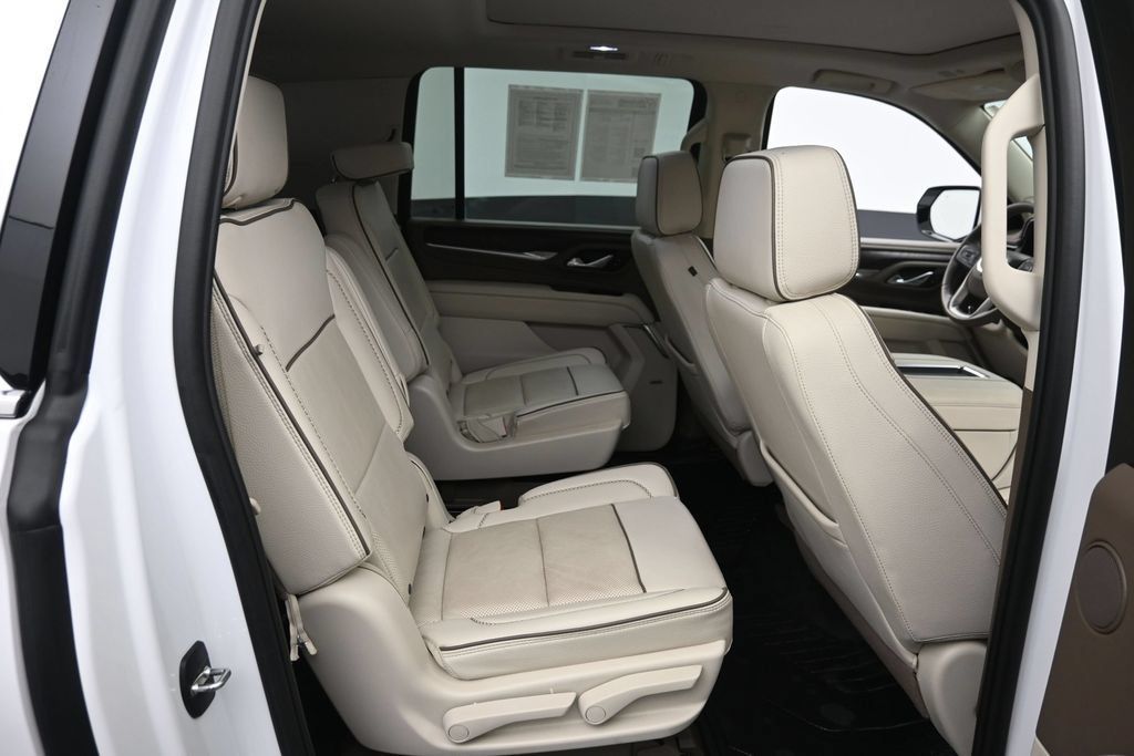 Used 2023 GMC Yukon XL Denali AWD/4WD image 19