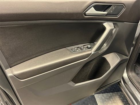 Used 2018 Volkswagen Tiguan SE image 7