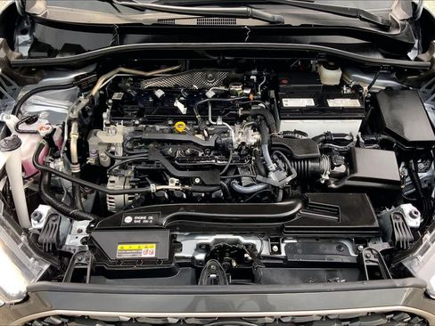 Certified 2025 Toyota Corolla Cross XLE AWD/4WD image 31