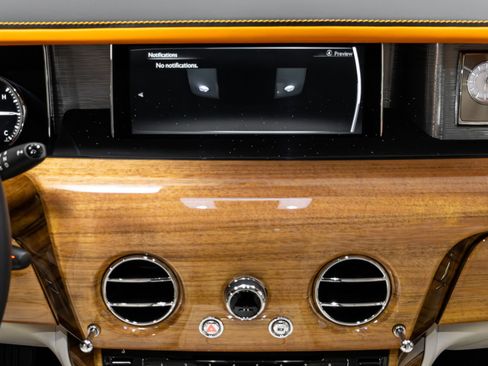 Used 2019 Rolls-Royce Phantom Sedan image 45