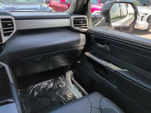 Used 2026 Toyota Tundra Limited AWD/4WD image 16