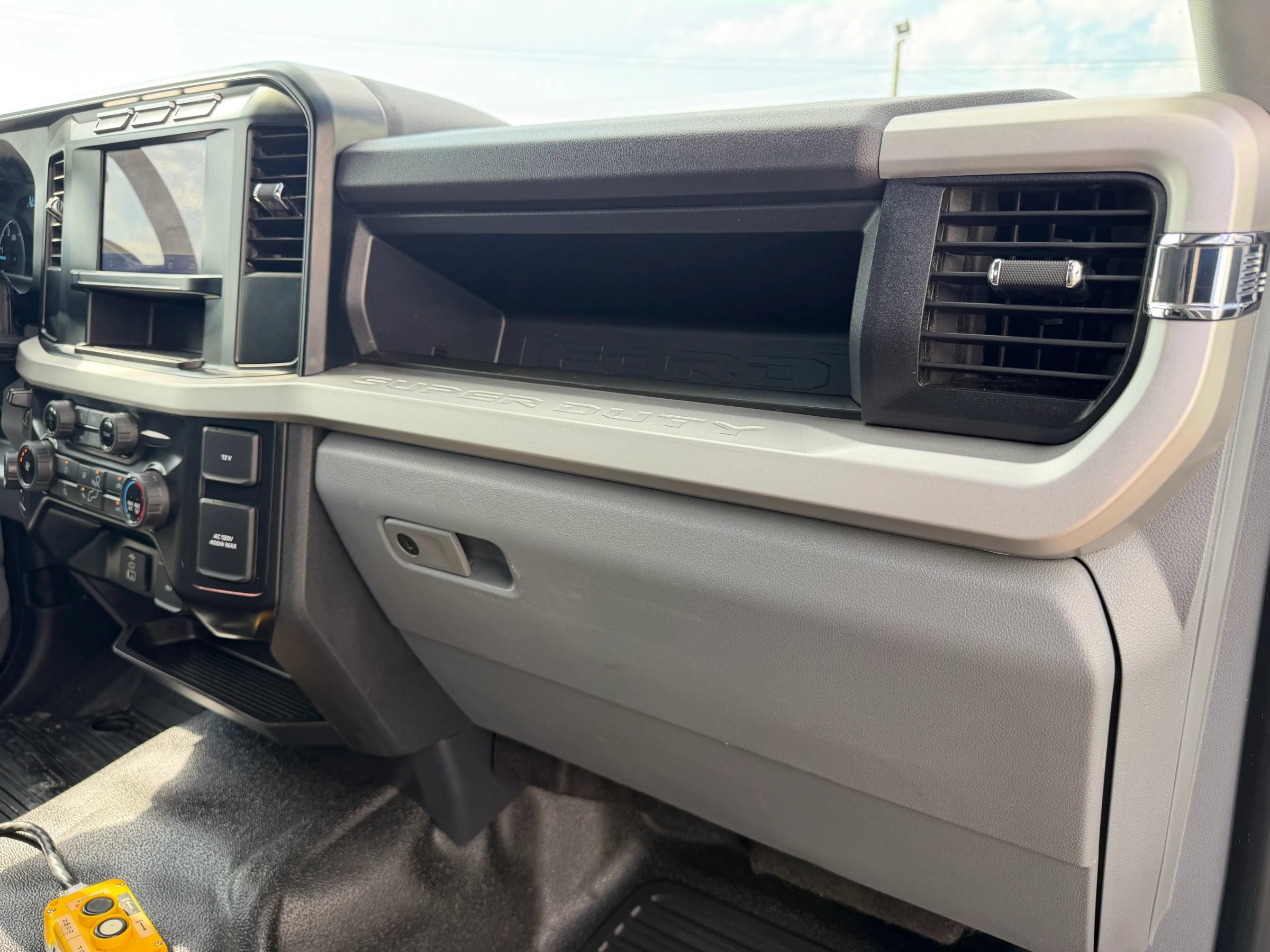 Used 2024 Ford F550 4x4 Regular Cab Super Duty image 32