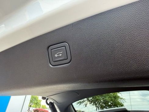 Used 2024 Chevrolet Blazer LT w/ Convenience Package FWD image 12