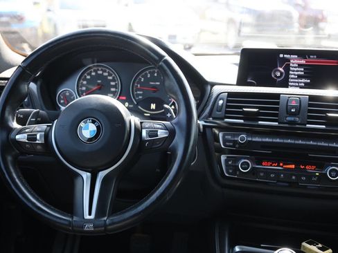 Used 2015 BMW M4 Coupe image 21