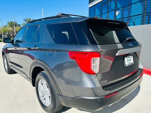 Used 2020 Ford Explorer XLT image 6