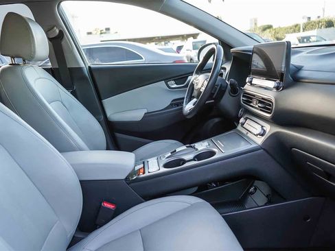 Used 2022 Hyundai Kona Limited image 14