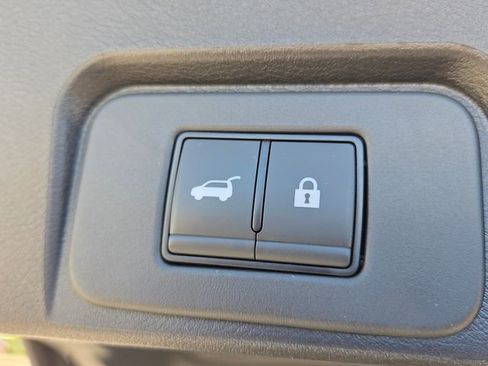 Used 2026 Nissan Rogue SV FWD image 12