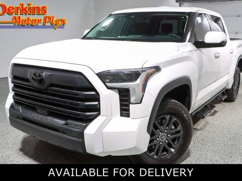 Used 2024 Toyota Tundra SR5 w/ SR5 Convenience Package AWD/4WD image 1