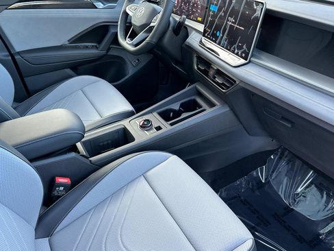 New 2026 Volkswagen Tiguan SE R-Line image 15