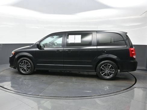 Used 2017 Dodge Grand Caravan GT FWD image 3