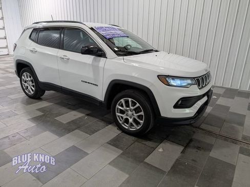 Used 2023 Jeep Compass Latitude AWD/4WD image 5