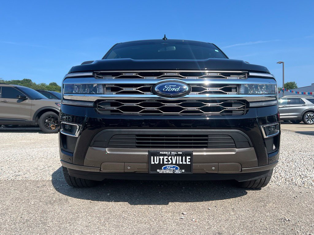 Used 2024 Ford Expedition King Ranch AWD/4WD image 3
