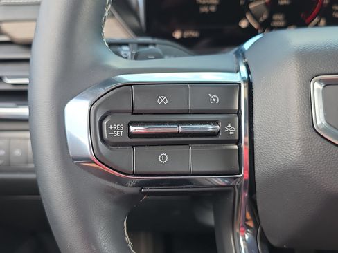Used 2025 GMC Acadia Denali FWD image 20
