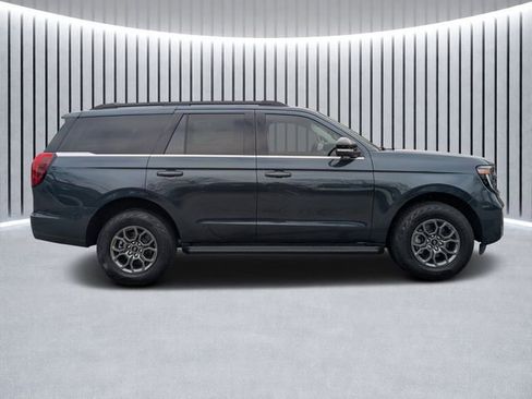 New 2026 Ford Expedition Active RWD image 2