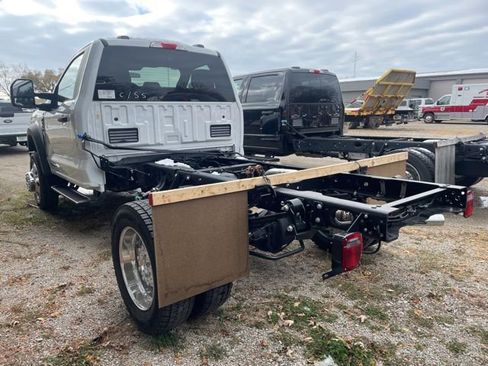 New 2026 Ford F550 4x4 Regular Cab Super Duty w/ XLT Value Package image 2