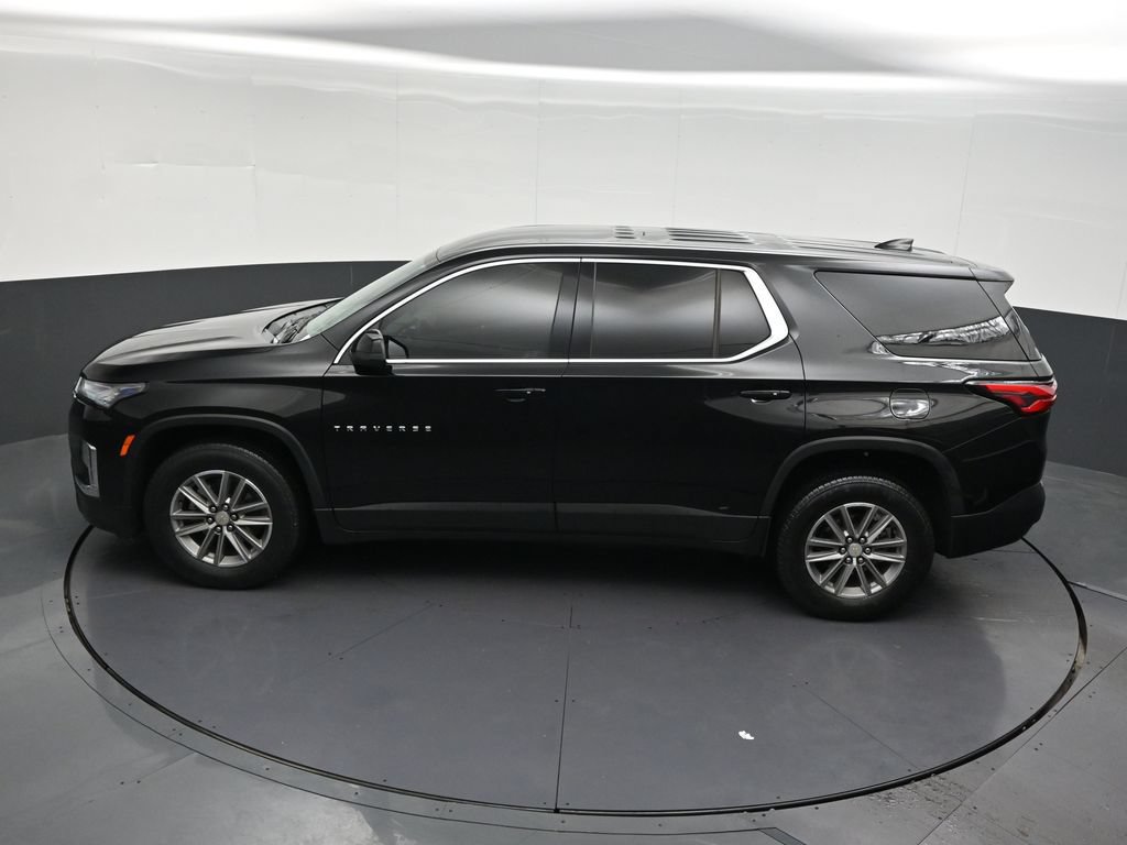 Used 2023 Chevrolet Traverse LS FWD image 18
