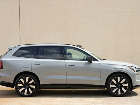 Used 2025 Volvo EX90 Ultra AWD/4WD image 45