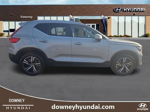 Used 2024 Volvo XC40 B5 Core AWD/4WD image 6