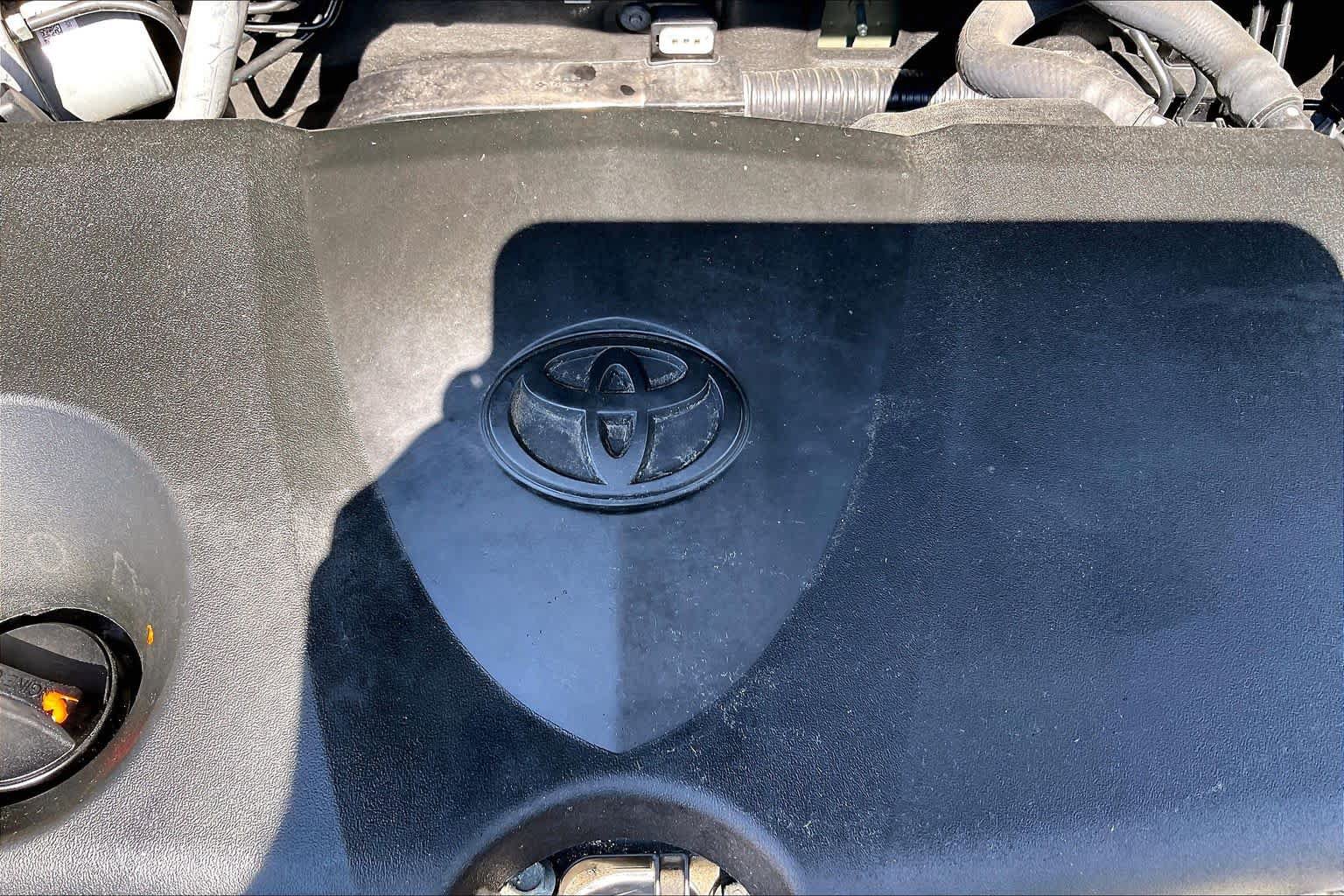 Used 2021 Toyota RAV4 XLE Premium AWD/4WD image 30