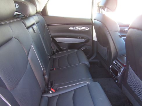 Used 2024 Genesis GV70 2.5T w/ Advanced Package image 12