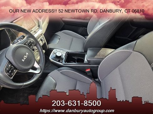 Used 2022 Kia Niro EX w/ Cold Weather Package image 5