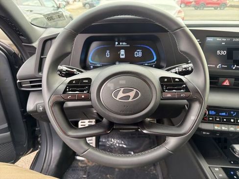 Used 2025 Hyundai Elantra Sport image 18