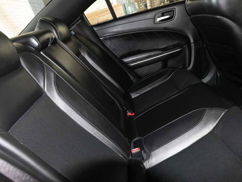 Used 2019 Dodge Charger SXT w/ Plus Group image 16
