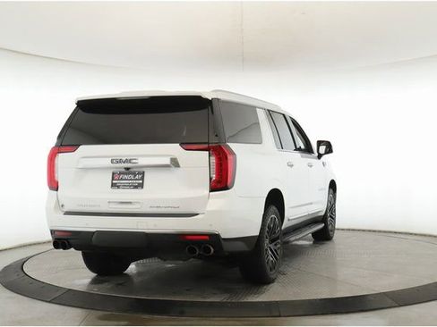 Used 2022 GMC Yukon XL Denali image 7