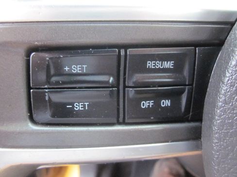 Used 2010 Ford Mustang Convertible image 23