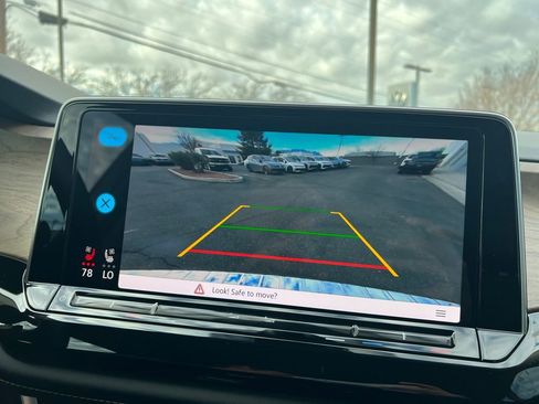 Used 2026 Volkswagen Atlas SE image 25