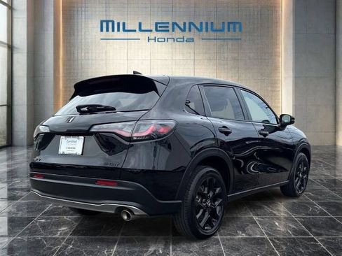 Used 2024 Honda HR-V Sport image 3