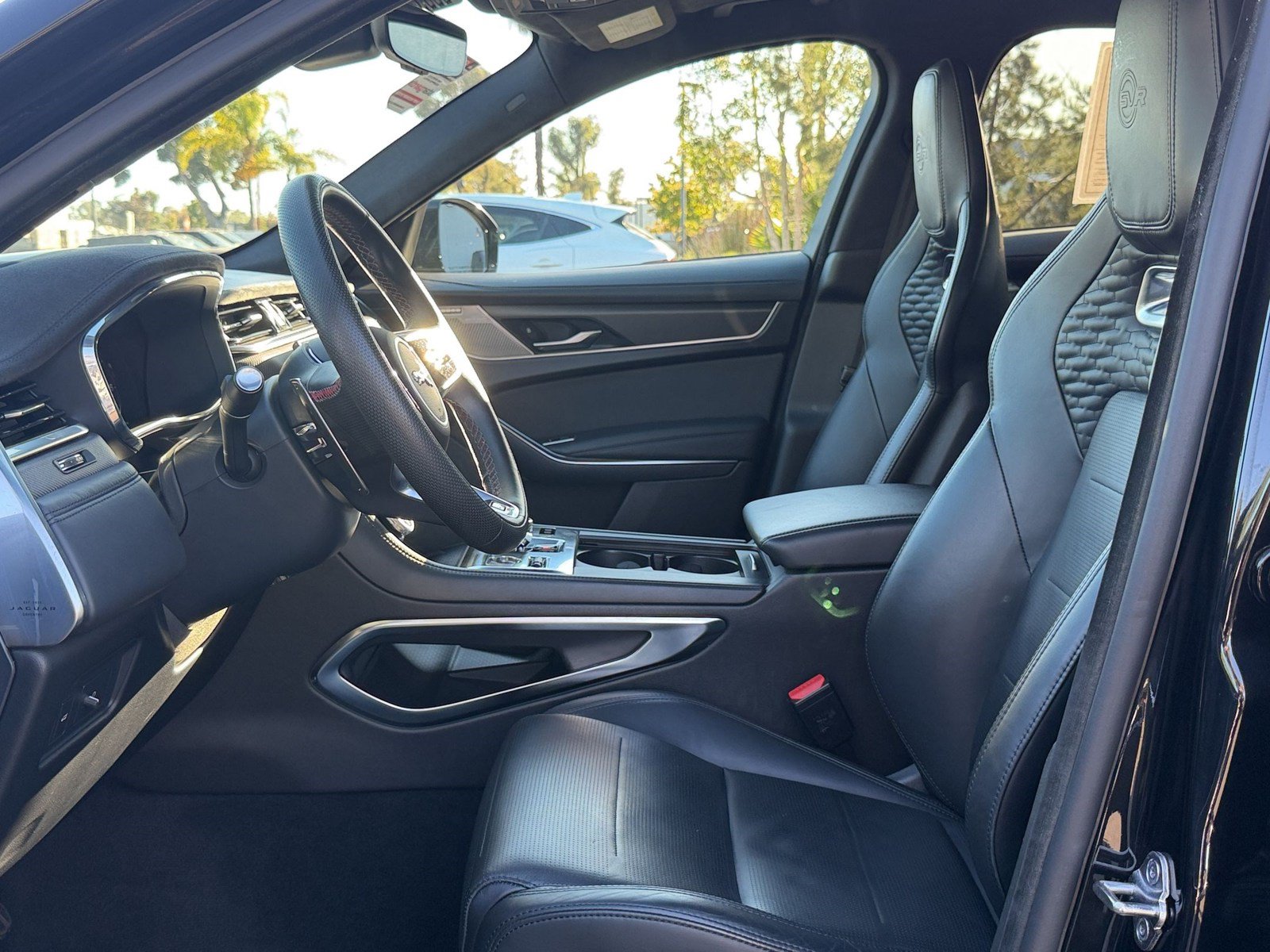 Used 2025 Jaguar F-PACE SVR 575 Edition AWD/4WD image 28